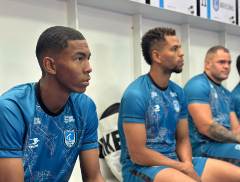 Capital SAF se apresenta para 2025 sob comando de Paulinho Kobayashi, com reforços e jovens promessas do time de base.