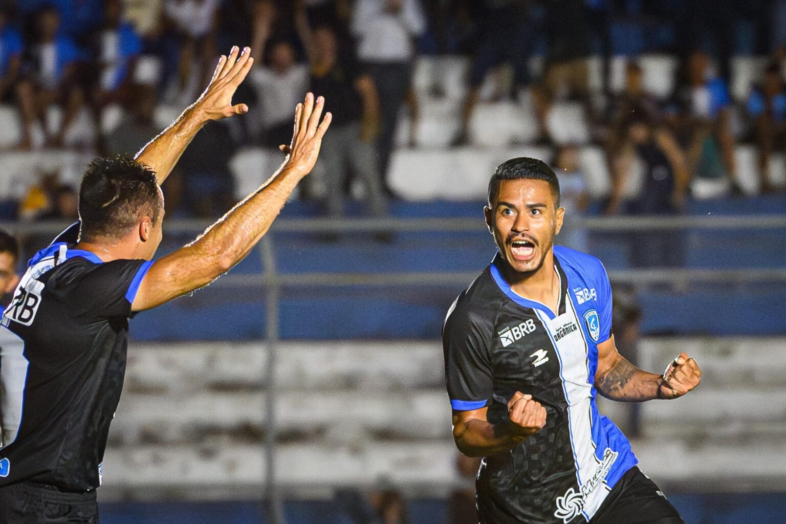 Com gols de Matheusinho e Lucas Oliveira, Capital vence Real Brasília por 2 a 0 e retorna ao G4 do Candangão.