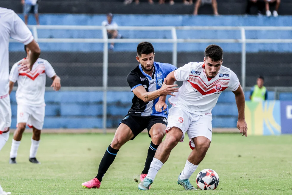 Com gol de Matheusinho, Capital vence Legião por 1 a 0 e segue firme no G4 do Candangão 2025.