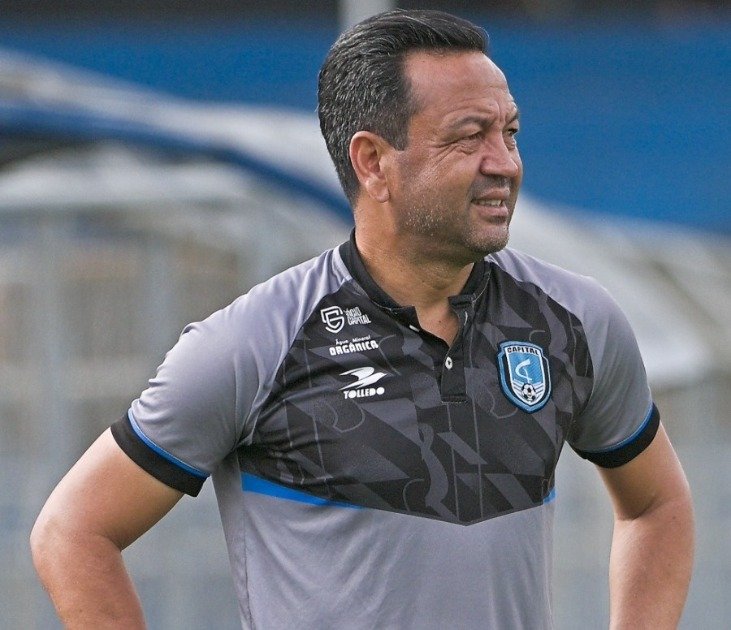 Técnico estreia com vitória no Capital SAF e prepara equipe para Candangão, Copa Verde e Copa do Brasil.